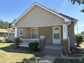 Building Photo - 800 N Grimes St