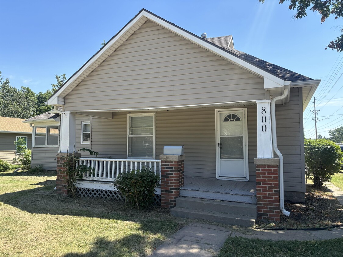 Primary Photo - 800 N Grimes St