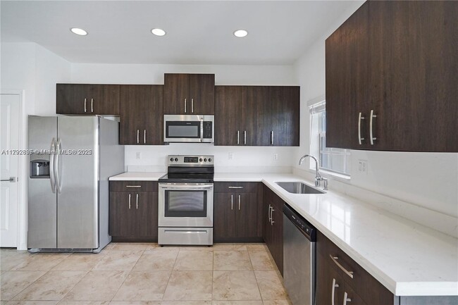 Foto del edificio - 1121 NW 41st Ln