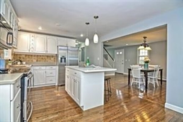 Foto del edificio - 16 Oak Hill Rd