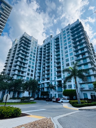 Building Photo - 300 S Australian Ave