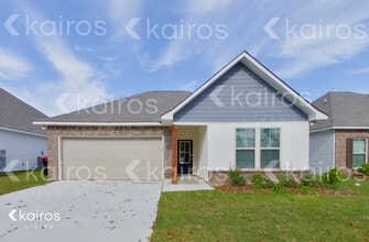 Building Photo - 111 Salvat Dr