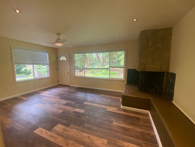 Building Photo - Cozy 2-Bedroom House in Volcano