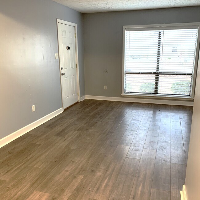 Foto del edificio - 615 Carter Ln