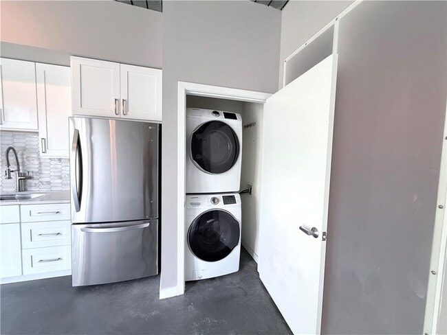 Building Photo - 620 Glen Iris Dr NE