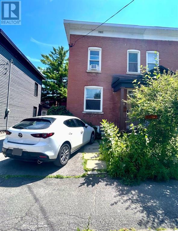 Building Photo - 60 Herridge St