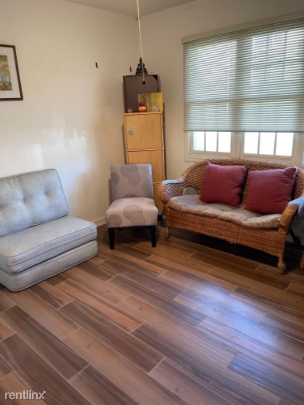 1 br, 1 bath Townhome 7712 Harvard St Townhome Rentals in Forest Park IL