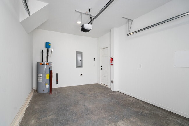 Building Photo - 725 Hornbuckle Rd