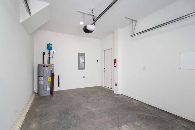 Foto del edificio - 725 Hornbuckle Rd