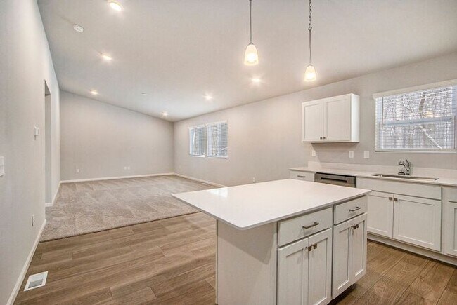 Foto del edificio - 7335 Montego Bay St