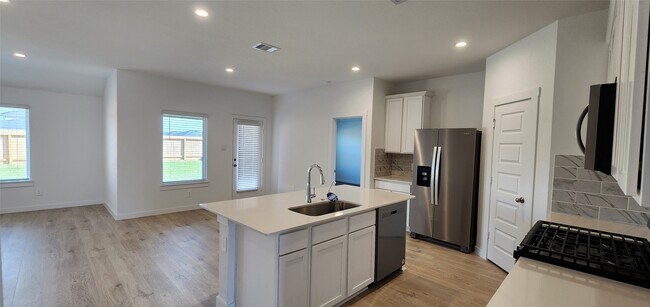 Building Photo - 4031 Pierce Pl Ln
