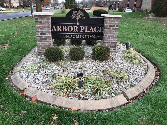 Foto del edificio - Beautiful First Floor Condo