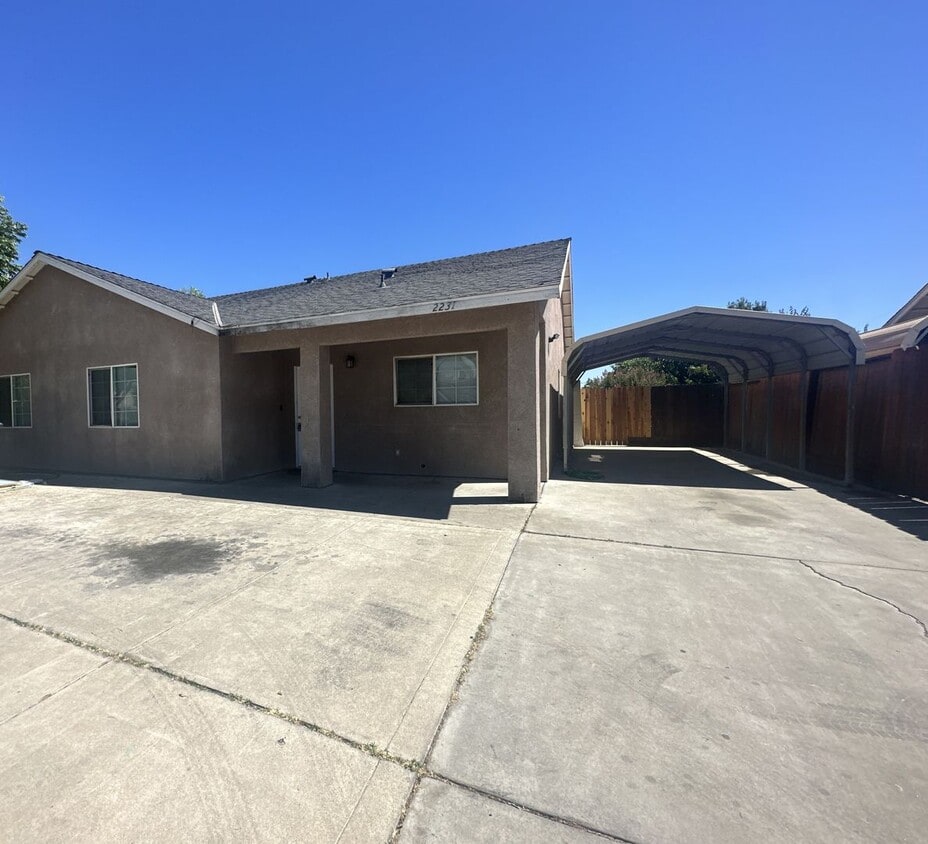 Primary Photo - 2231-2235 Lobo Ave