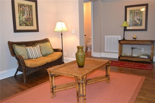 Foto del edificio - 3611 S Waverly Pl