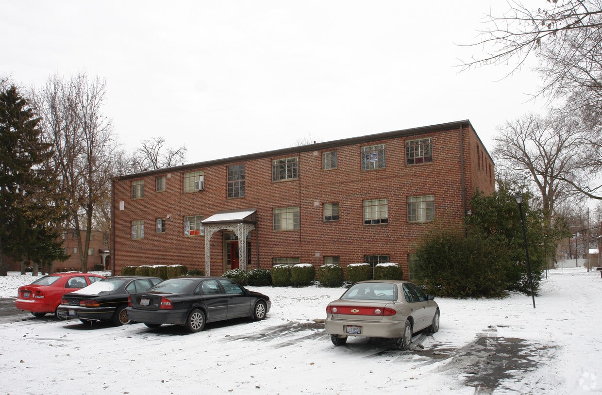 Building Photo - Clifton Woods