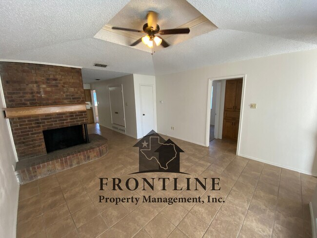 Building Photo - 2331 Woodmont Trail