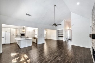 Building Photo - 6 Old River Pl