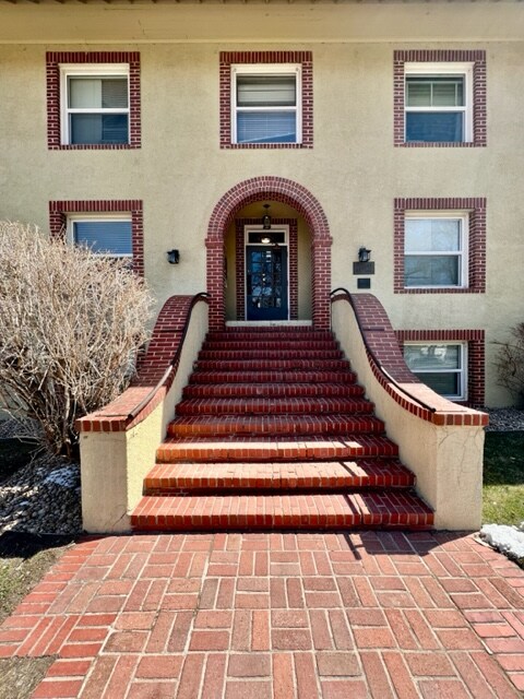 Building Photo - 1632 9th Ave