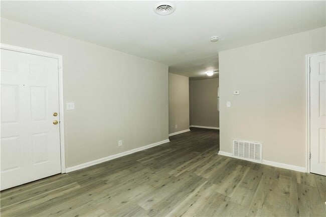 Building Photo - 2825 Belvedere Ln
