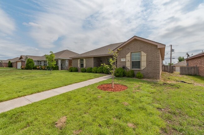 Building Photo - 3/2 in Tradewinds