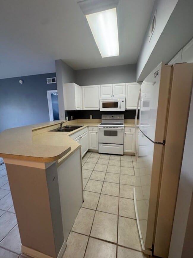 Foto del edificio - 2 bedroom 2 bathroom Condo in Gardens at B...