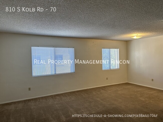 Building Photo - 810 S Kolb Rd