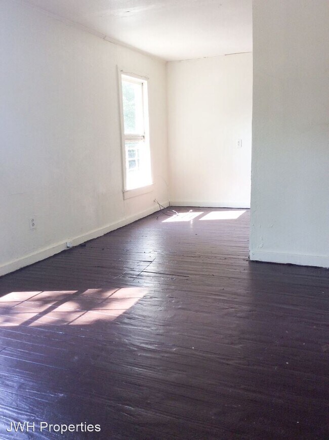 Building Photo - 4 br, 1 bath House - 3910 Flora Ave