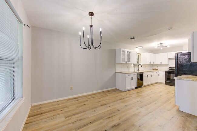 Foto del edificio - 3115 Windmill St
