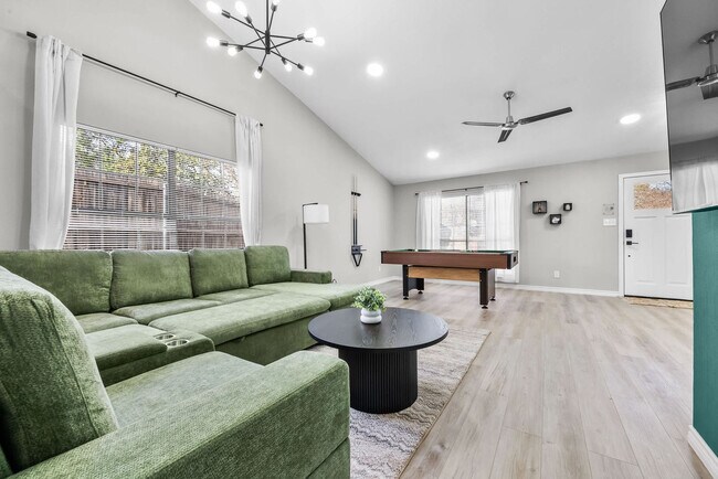 Foto del edificio - 1040 Eagle Dr