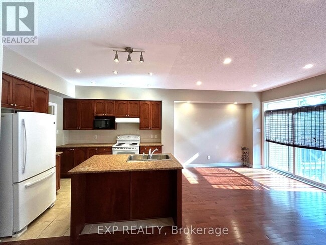 Building Photo - 862 Fletcher Cir