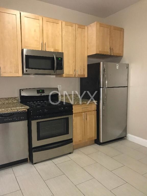 Primary Photo - 11 W 123rd St