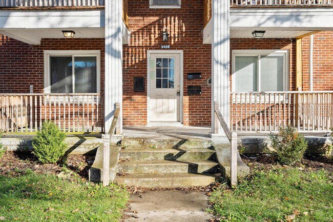 Foto del edificio - 2112 Catalpa Dr