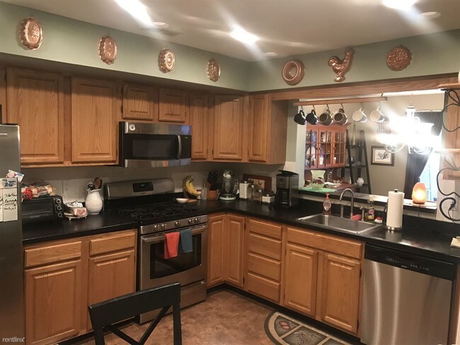 Foto del edificio - 3 br, 2.5 bath House - 15 Stokes Rd