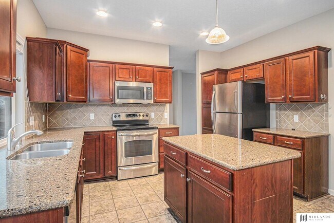 Building Photo - 1504 Old Gaelic St