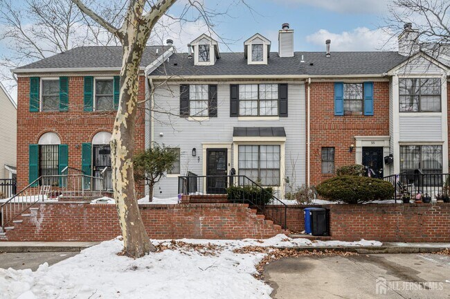 Building Photo - 57 Boston St