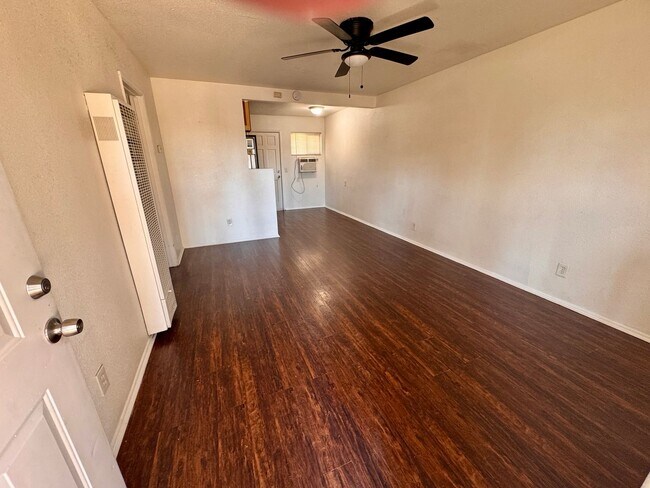 Foto del edificio - 205-205 Valley View Dr