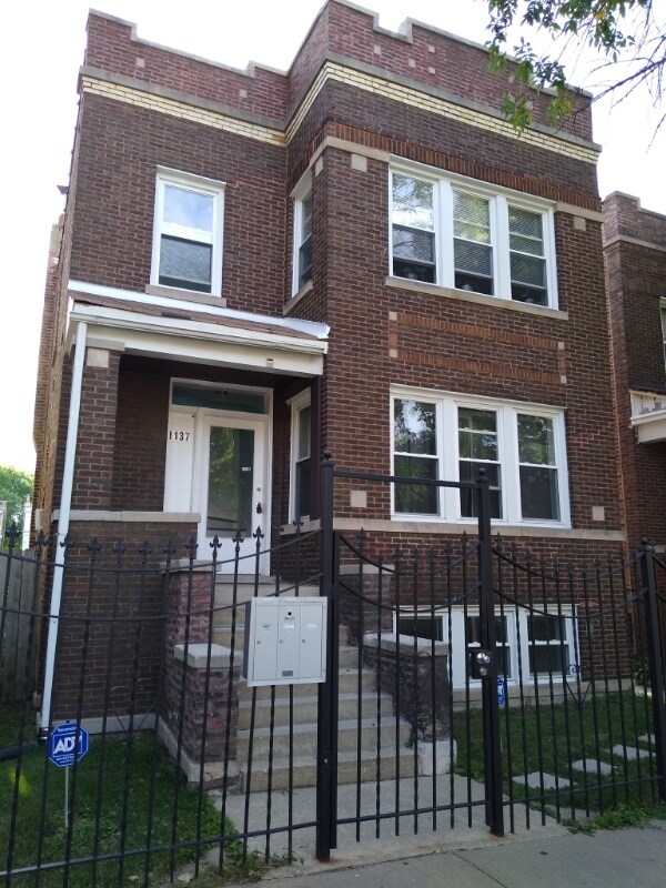 1137 S Mason Ave Unit 3, Chicago, IL 60644 Apartment for Rent in