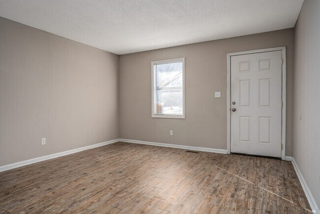 Foto del edificio - 324 Lexington St