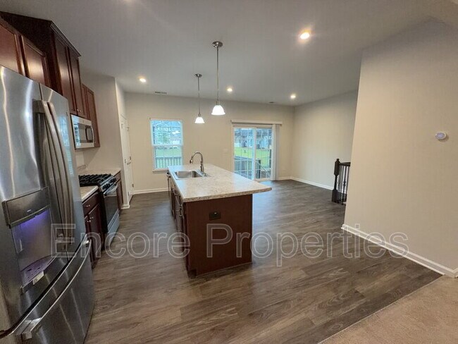 Foto del edificio - 333 Amber Acorn Ave