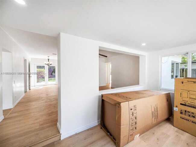 Foto del edificio - 1240 NW 7th Ave