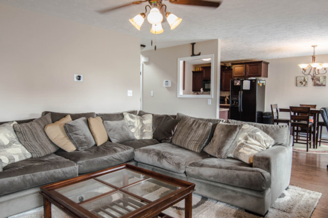 Building Photo - Pet Friendly Two Story in Fox Crossing!