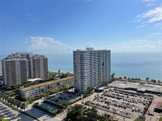 Foto del edificio - 1985 S Ocean Dr