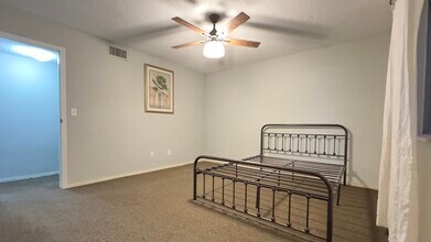 Building Photo - 6519 W Newberry Rd