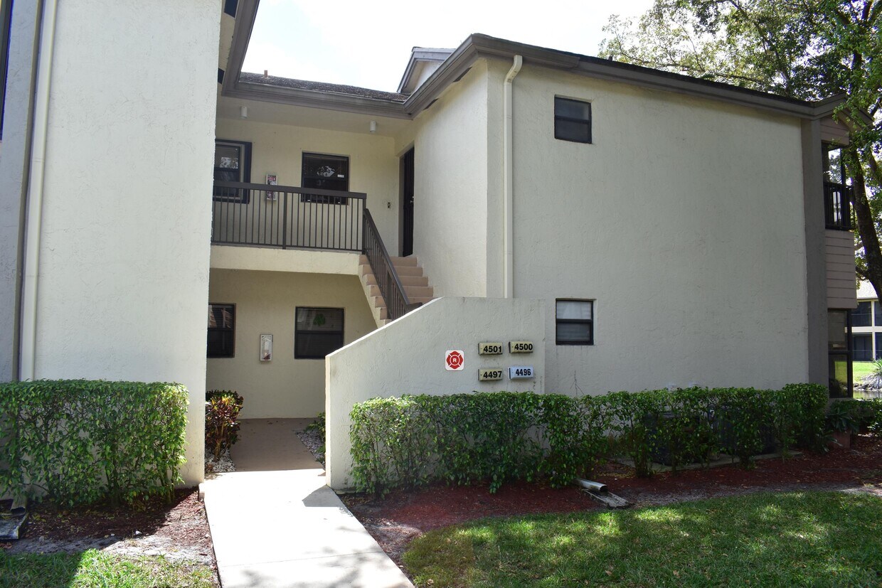4500 Carambola Cir S Unit 27305, Coconut Creek, FL 33066 Condo for Rent in Coconut Creek, FL