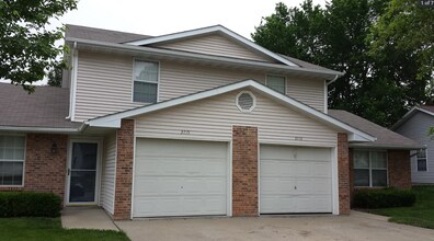 Building Photo - 3715-3715 Pimlico Dr