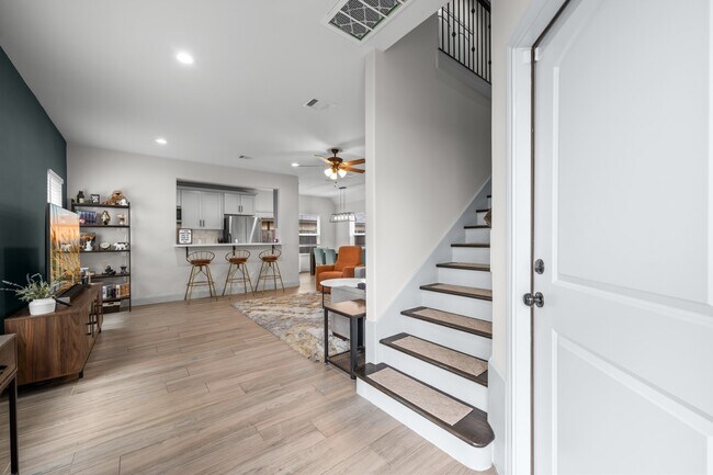 Foto del edificio - 910 Mansfield St