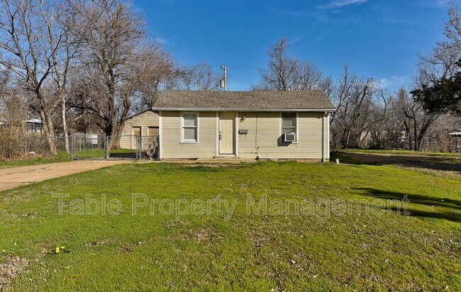 Building Photo - 3133 NW 29th St