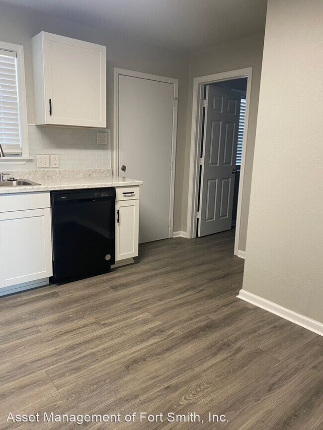 Building Photo - 3 br, 1 bath House - 1307 FRESNO ST.