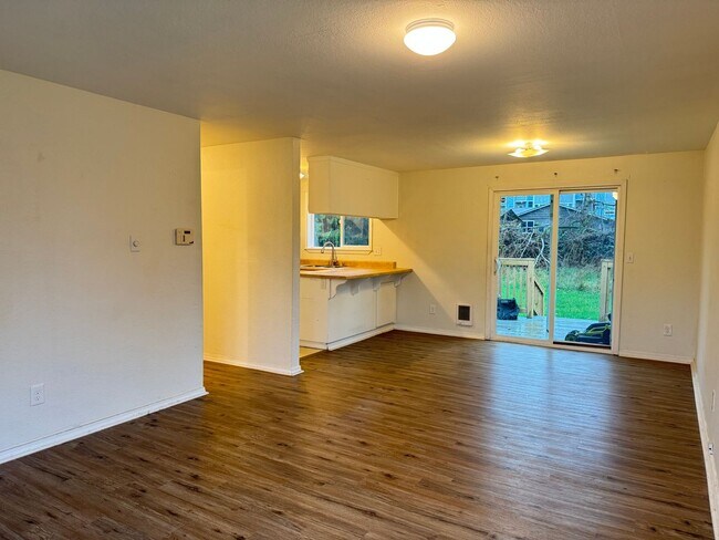 Foto del edificio - CLICK "REQUEST A TOUR" NOW!