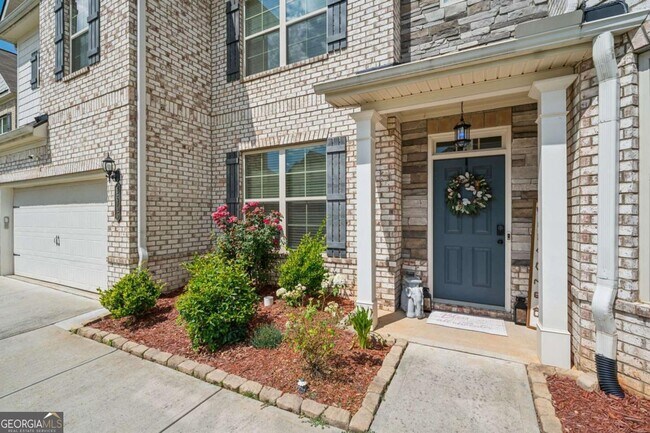 Building Photo - 5545 Mirror Lake Dr